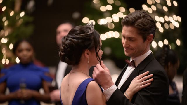 A Royal Christmas Match