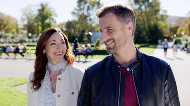 Love on the Danube: Kissing Stars